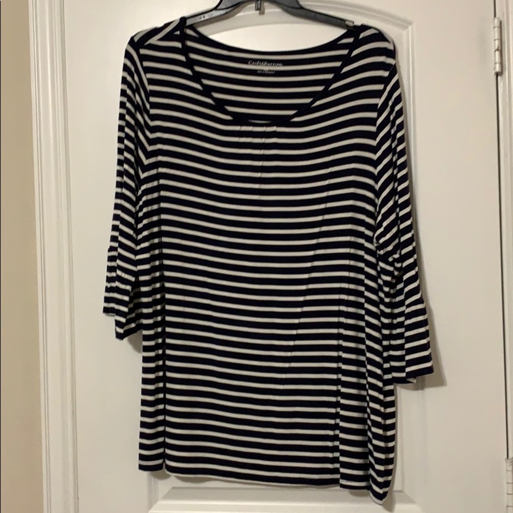 Navy & White Top!